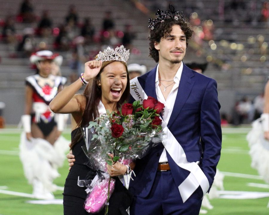 Seniors+Jayda+Ngo+and+Joshua+Sauceda+were+crowned+Homecoming+Queen+and+King+Friday%2C+October+21st+during+the+halftime+ceremony+at+Cy-Fair+FCU+Stadium.+