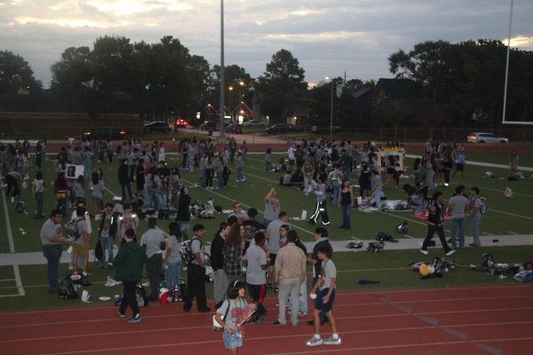 Seniors gather for the annual Senior Sunrise on the morning of October 17th.
